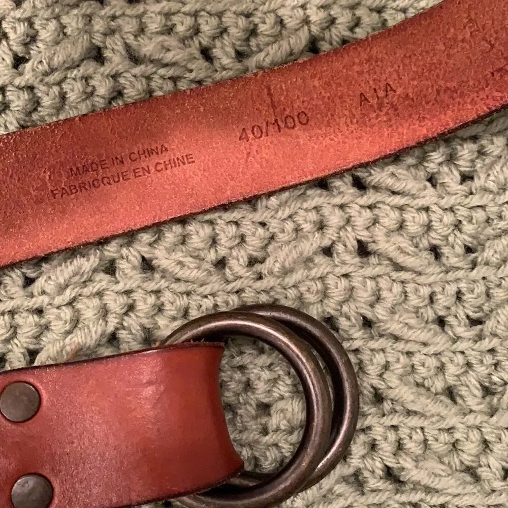 Docker’s Classic Leather Belt